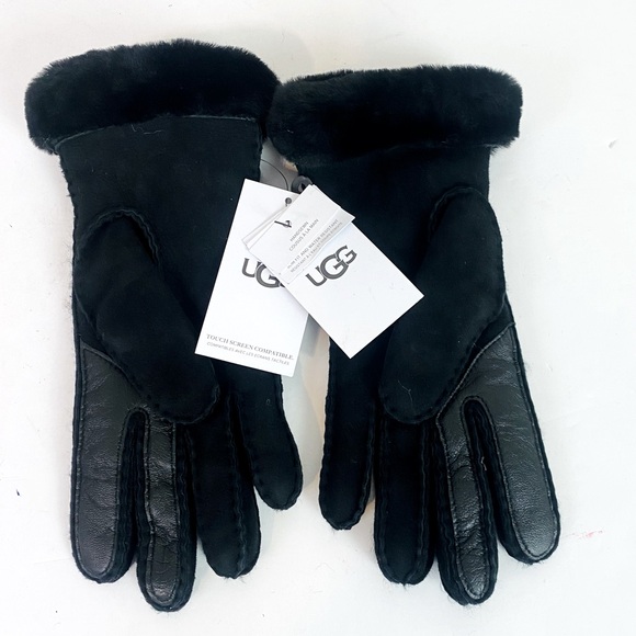 UGG Accessories - UGG Black Seamed Tech Gloves Size M